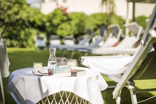 Pool, Garten und das "dolce far niente"