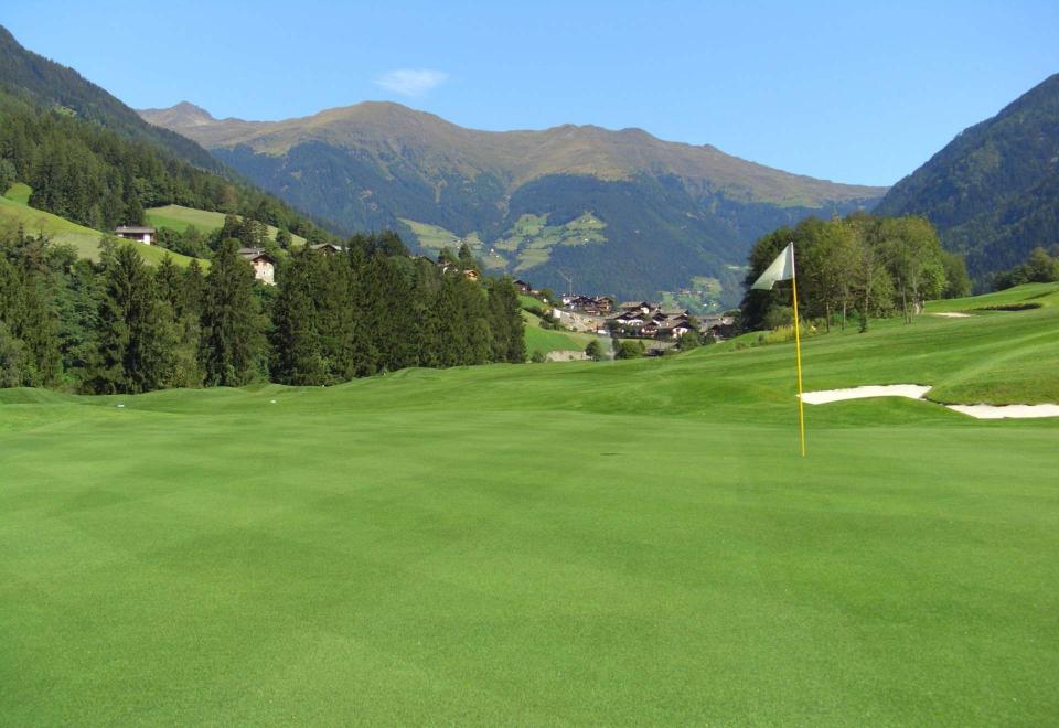 Golfhotel in Südtirol - Entdecken Sie die zahlreichen Golfplätze in unmittelbarer Nähe des Hotels