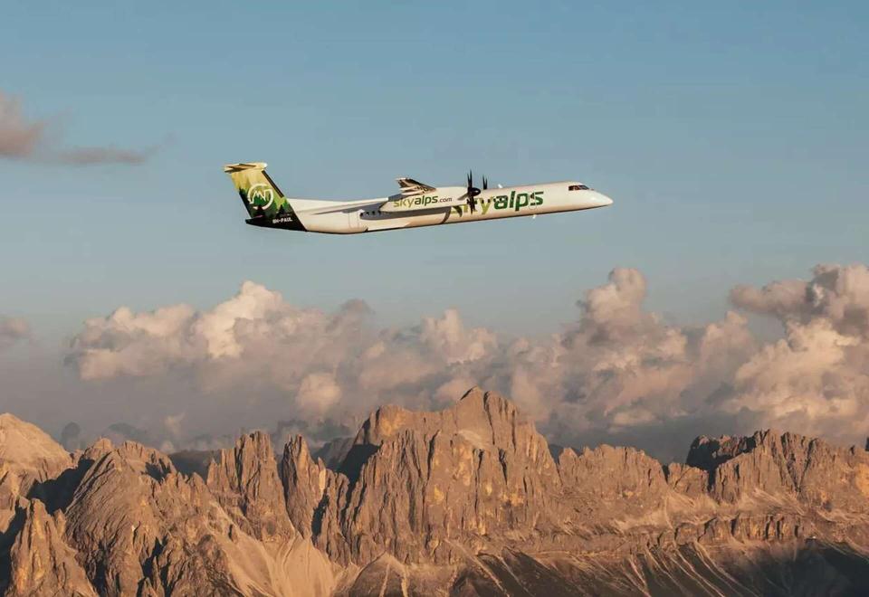In aereo verso l'Alto Adige